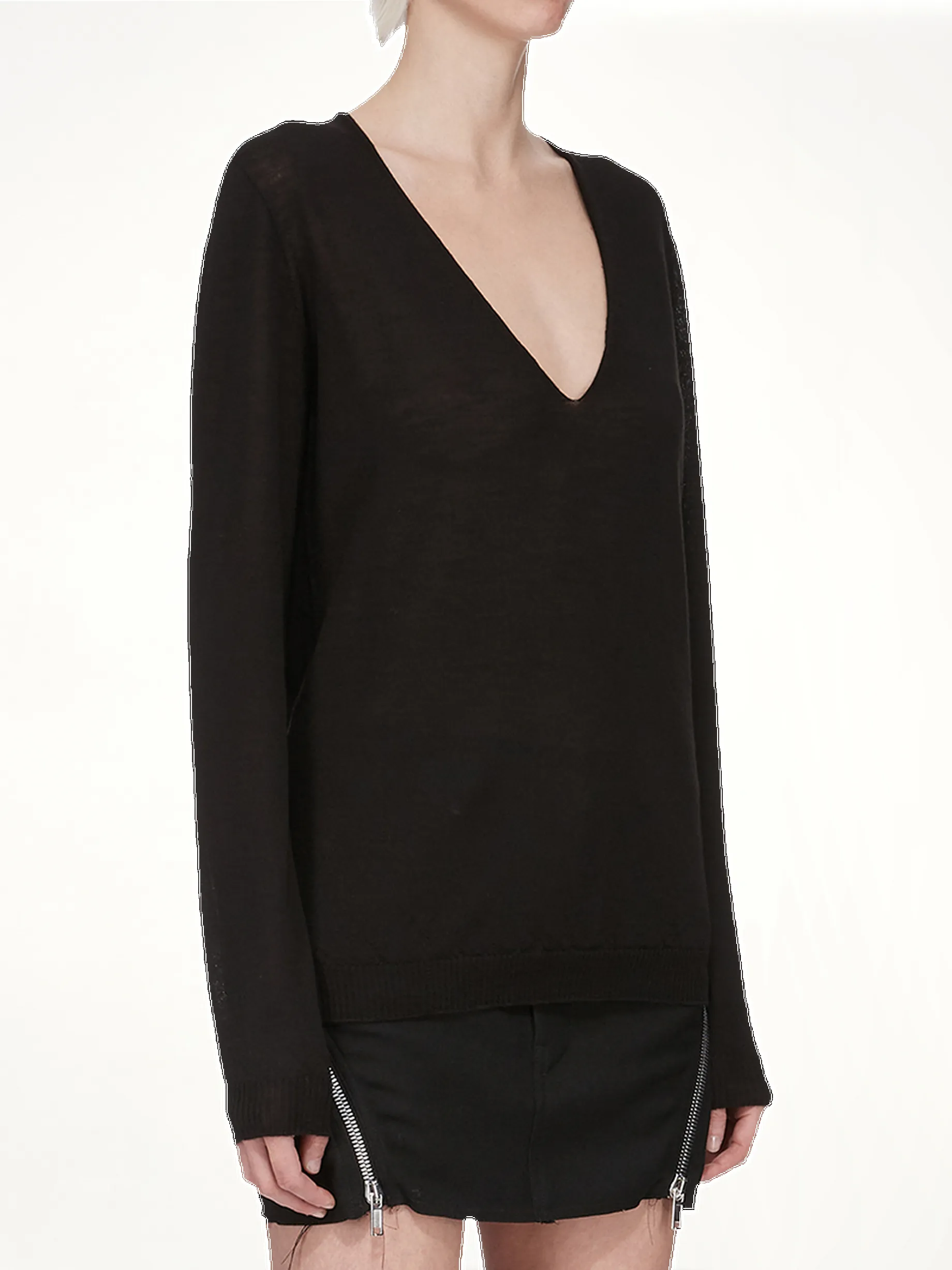 Merino V-Neck Pull in Black sold by MARAIS product image thumbnail 3