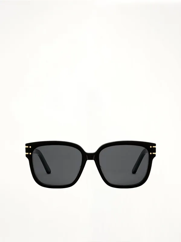 Dior DIORSIGNATURE S7F 10A058 Sunglasses in Black sold by MARAIS