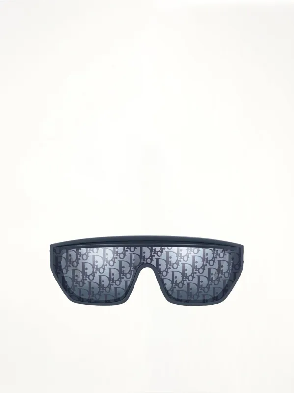 Dior DIORCLUB M7U 31B800 Sunglasses in Blue sold by MARAIS