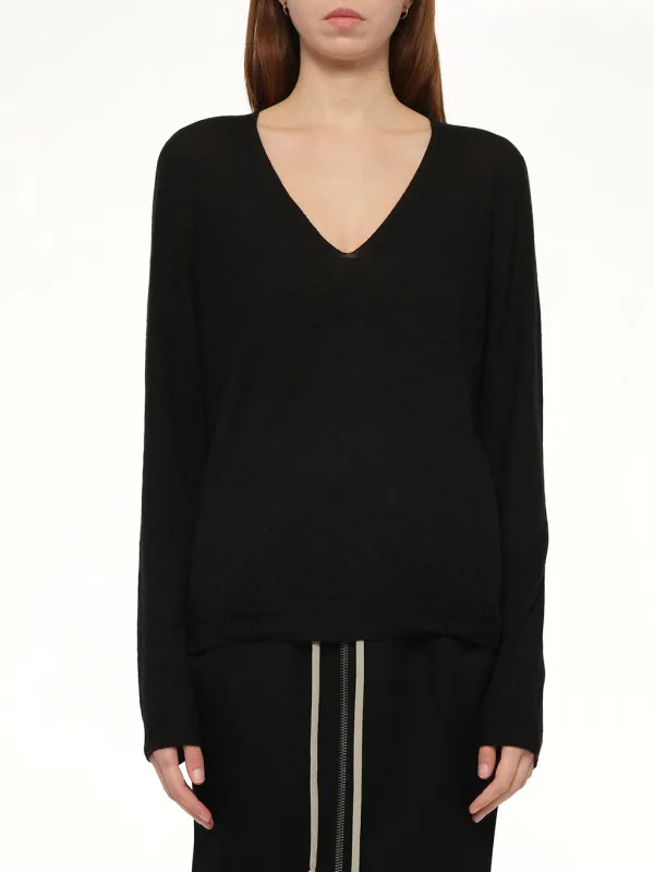 Cashmere V-Neck Pull in Black sold by MARAIS