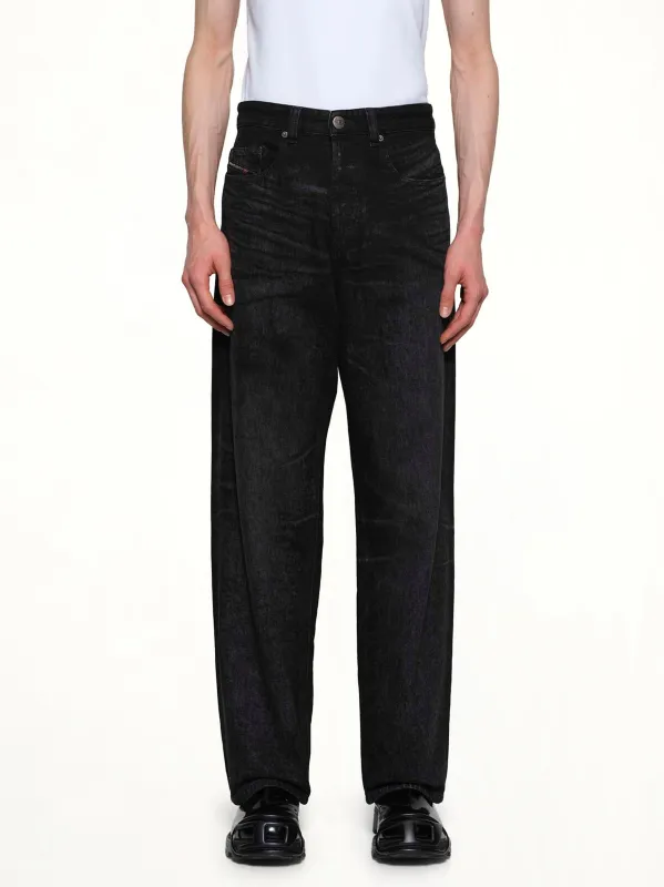 2001 D-MACRO-FSH Relaxed Jeans in Black sold by MARAIS