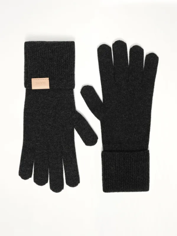 Cashmere Gloves in Black made by Loewe