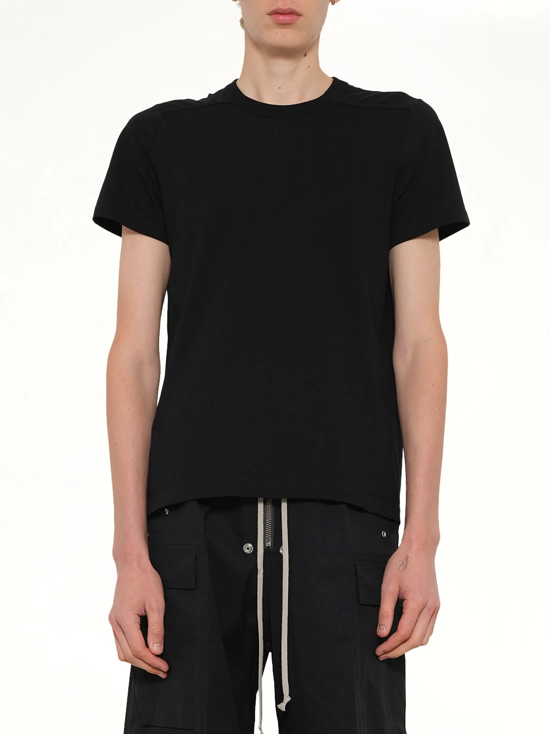 Short Level T in Black sold by MARAIS