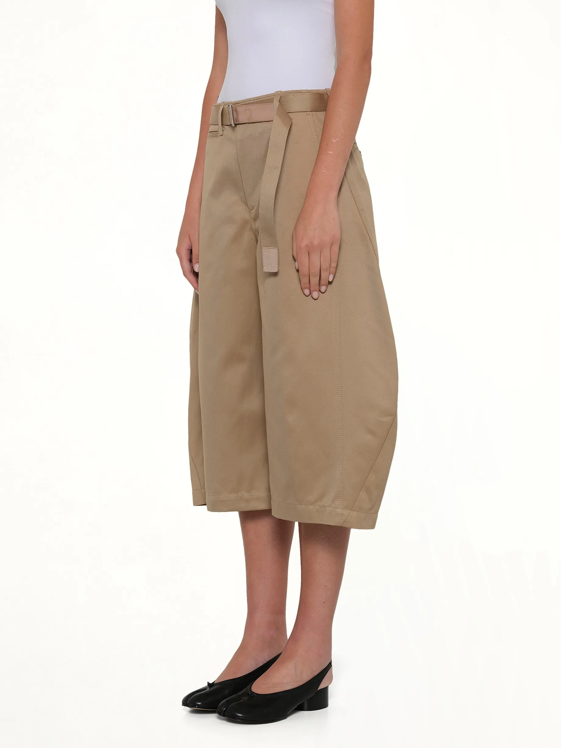 Cotton Chino Barrel Bermuda Shorts in Beige sold by MARAIS product image thumbnail 3