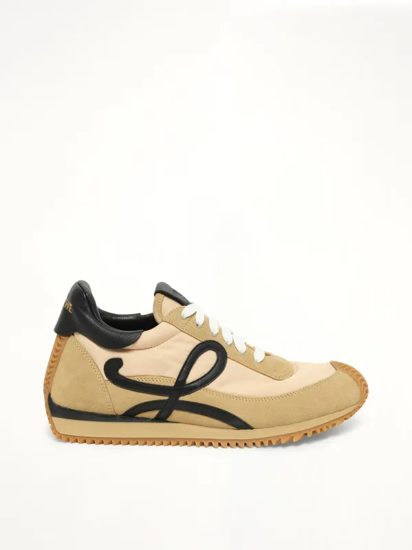 Flow Runner 2.0 in Gold/Black made by Loewe