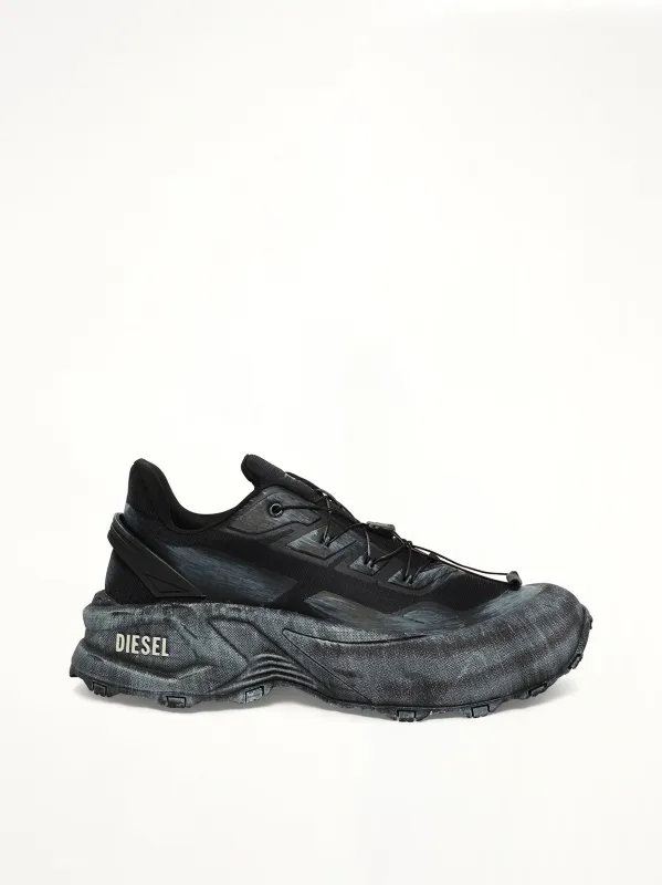 D-CAGE Runner in Black sold by MARAIS