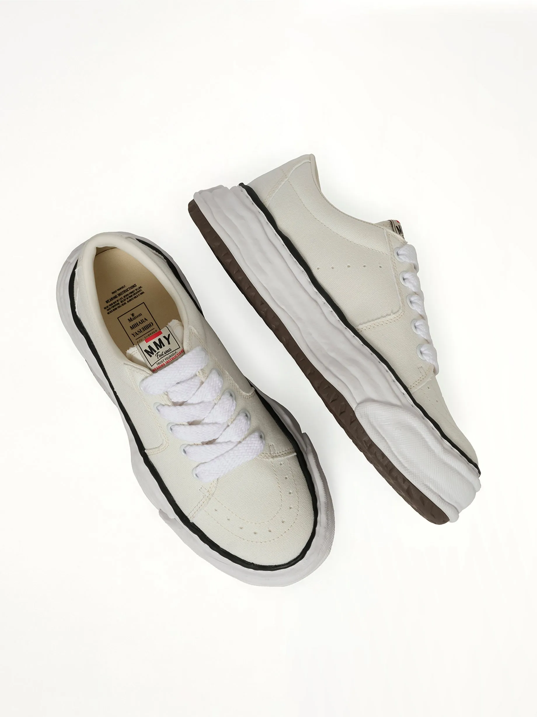 Eric OG Sneaker in White sold by MARAIS product image thumbnail 4