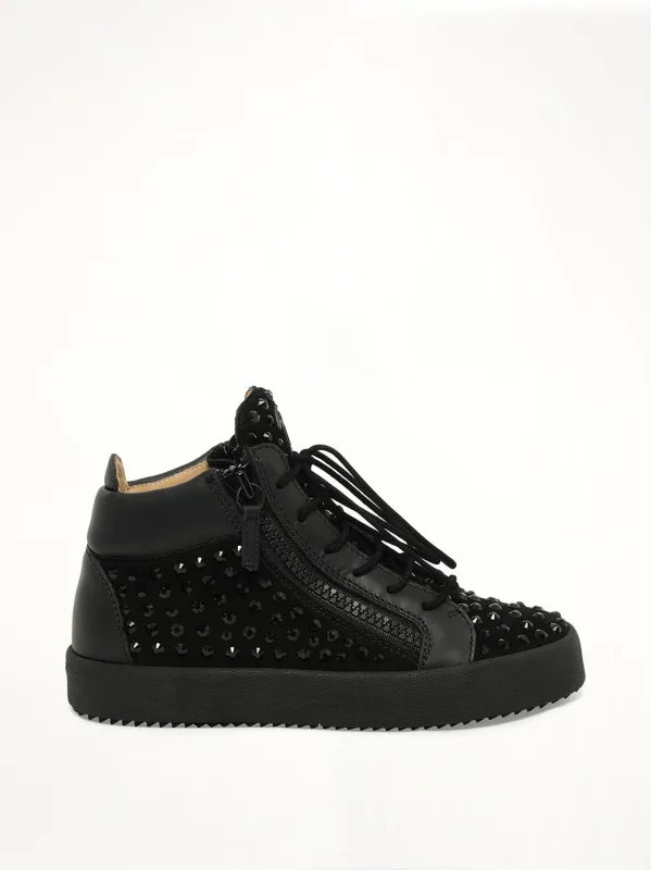 Camoscio in Nero in Black made by Giuseppe Zanotti