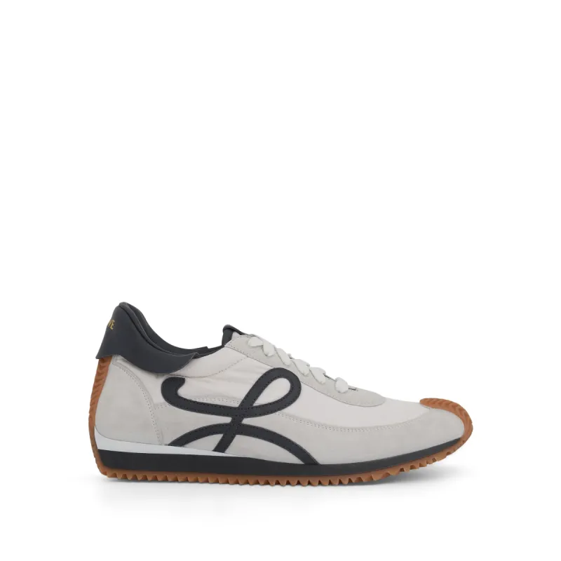 Flow Runner in Blue Anthracite/White made by Loewe