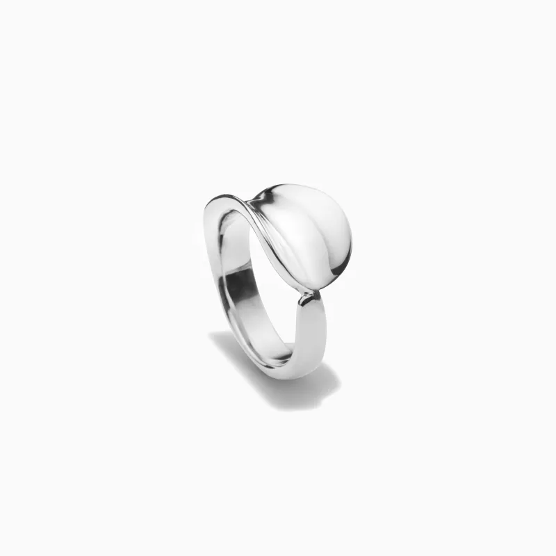 Marta Ring made by AGMES