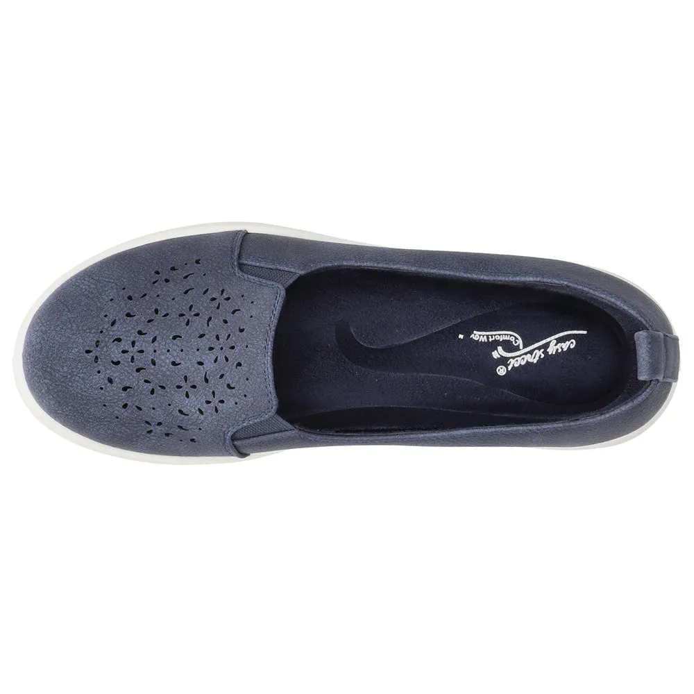 Arturn Cut Out Slip On Flats sold by Shoebacca product image thumbnail 4