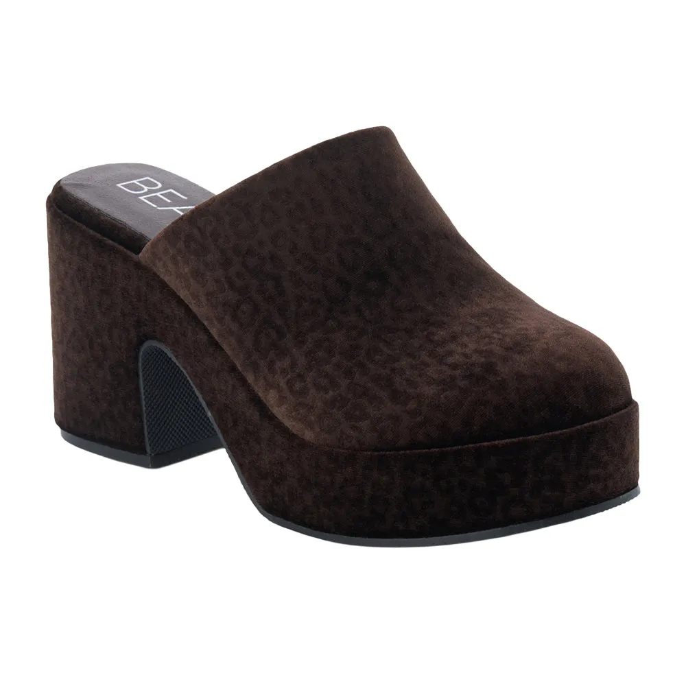 Jayde Platform Mule Clogs sold by Shoebacca product image thumbnail 2