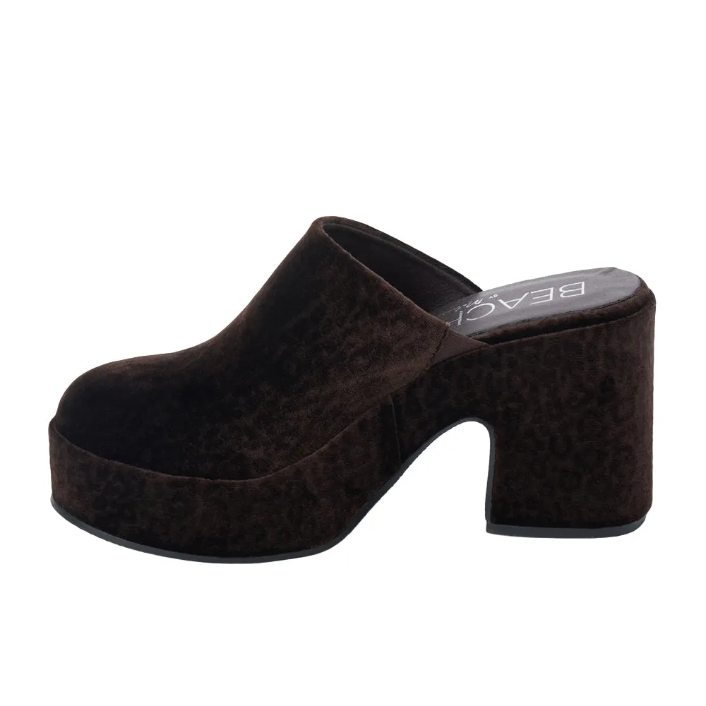 Jayde Platform Mule Clogs sold by Shoebacca product image thumbnail 3