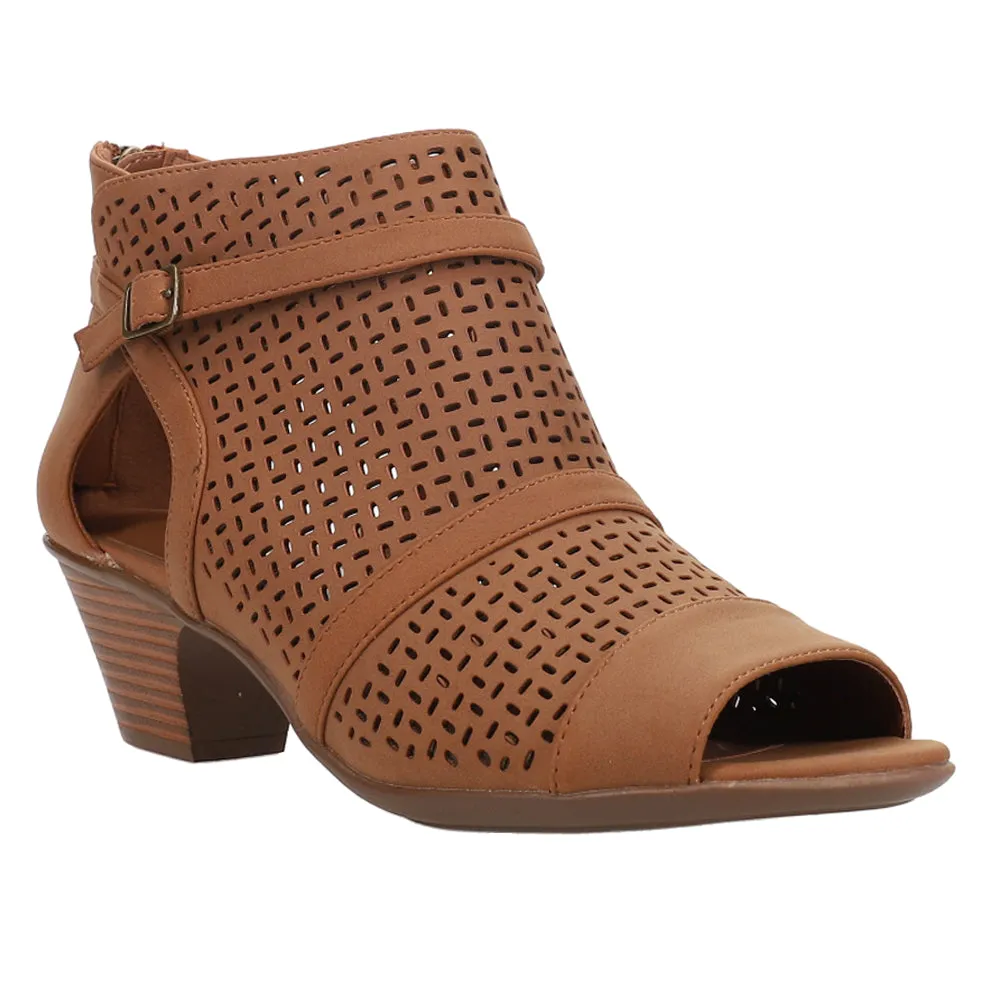 Carrigan Cut Out Ankle Strap Sandals sold by Shoebacca product image thumbnail 2