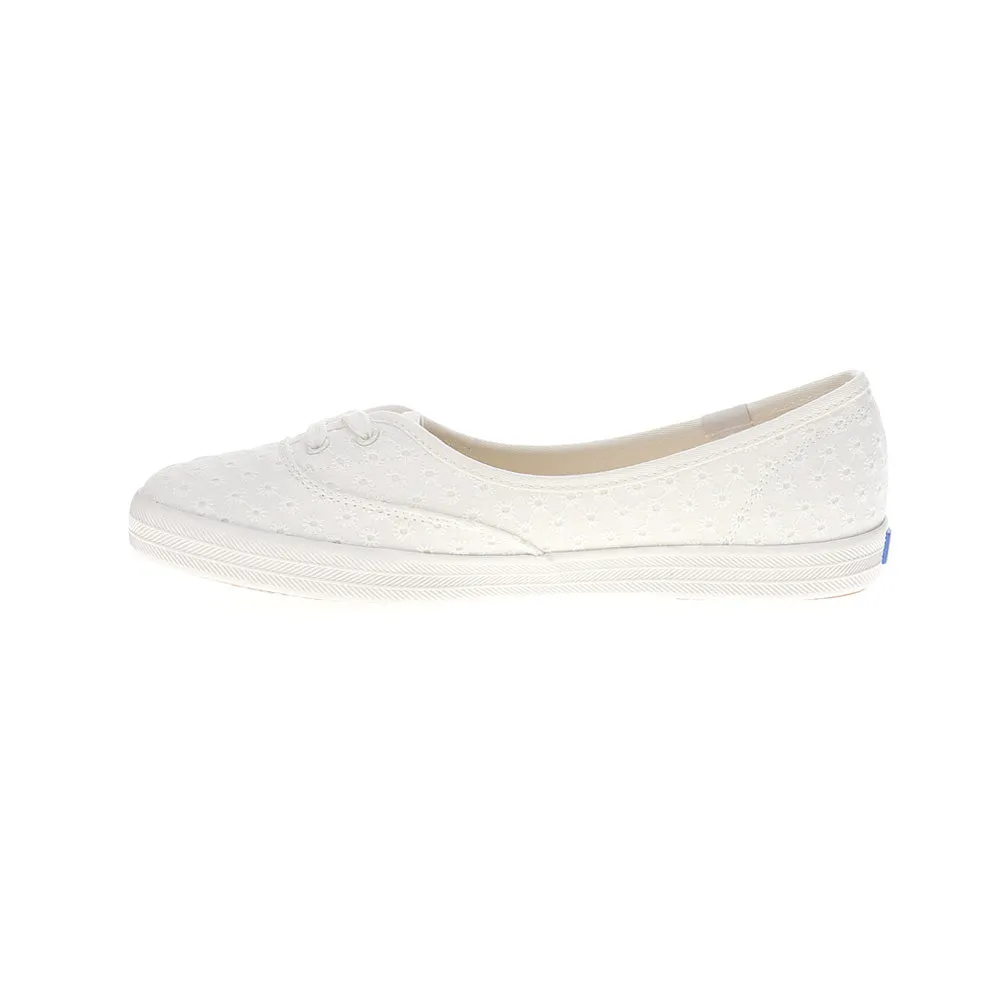 The Mini Daisy Eyelet Lace Up Sneakers sold by Shoebacca product image thumbnail 3