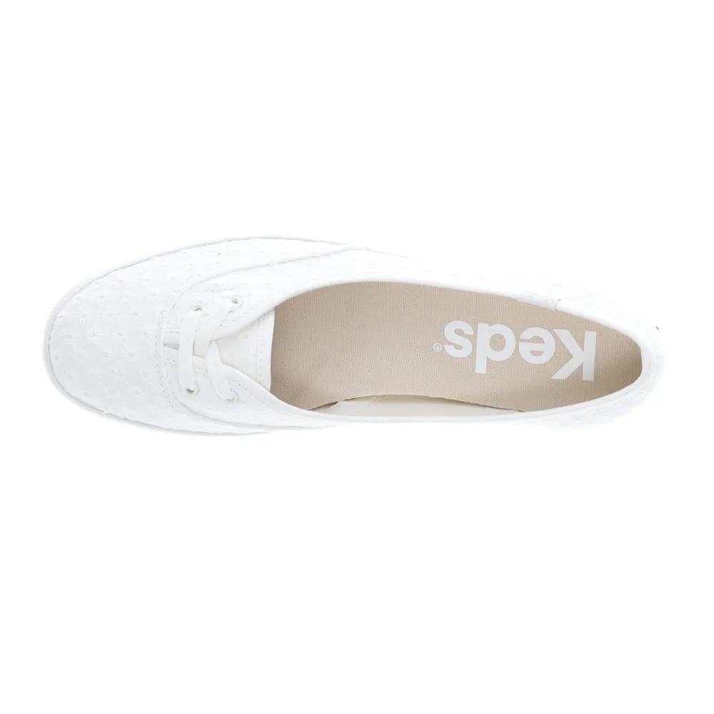 The Mini Daisy Eyelet Lace Up Sneakers sold by Shoebacca product image thumbnail 4