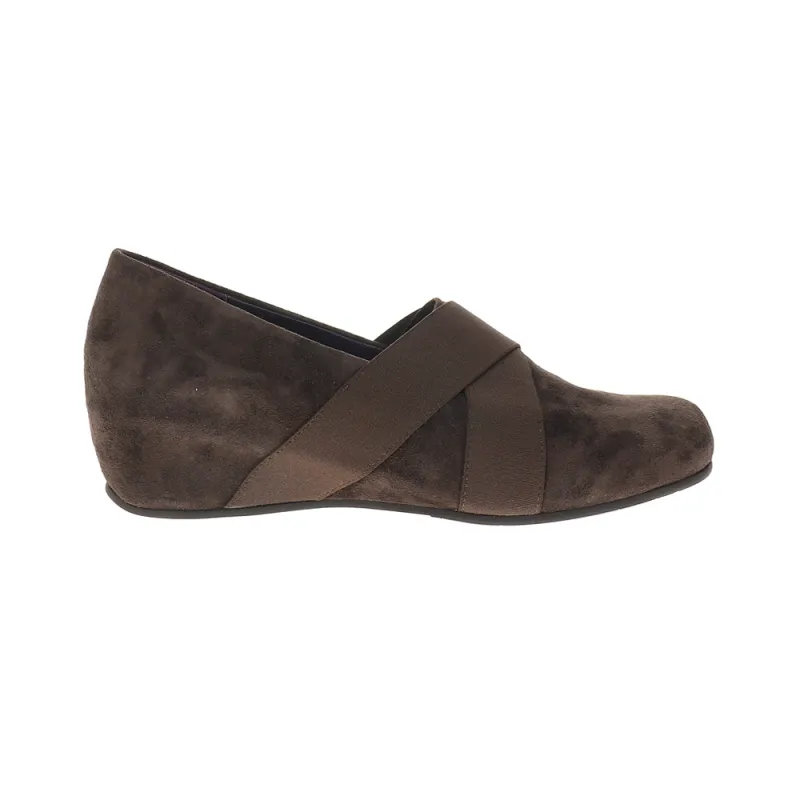 Maiya Slip On Clogs made by VANELi