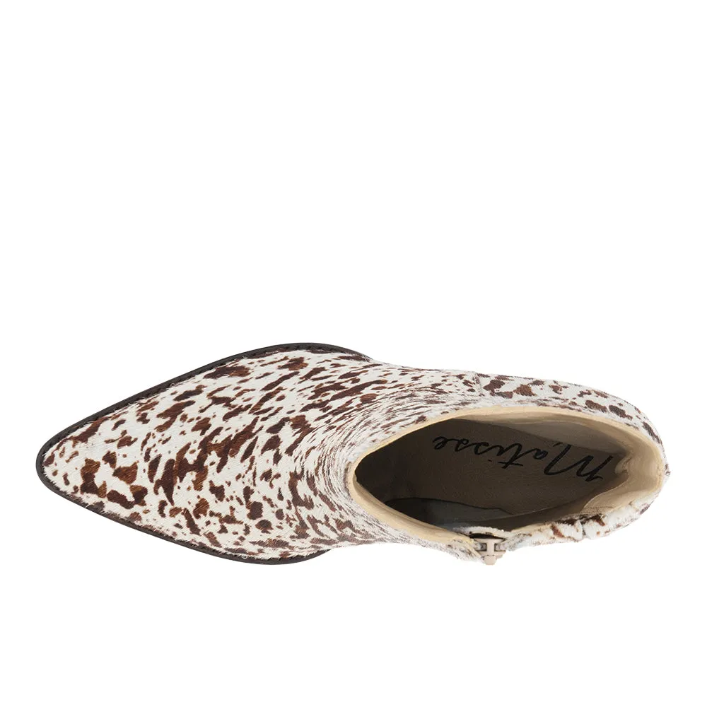 Caty Pointed Toe Zippered Booties sold by Shoebacca product image thumbnail 4