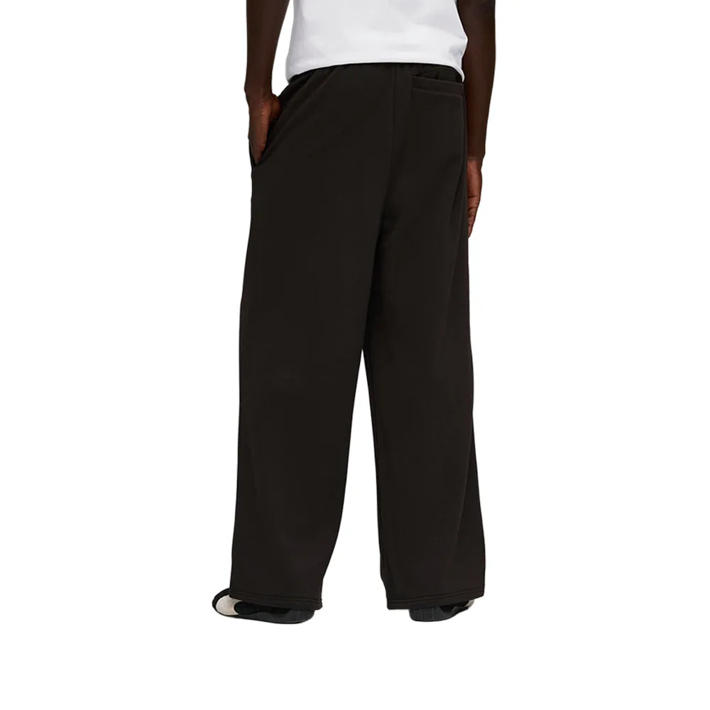 Wardrobe Essentials Wide Sweatpants sold by Shoebacca product image thumbnail 4