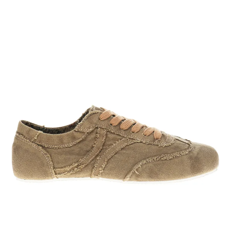 Winnie Sneakers made by Seychelles