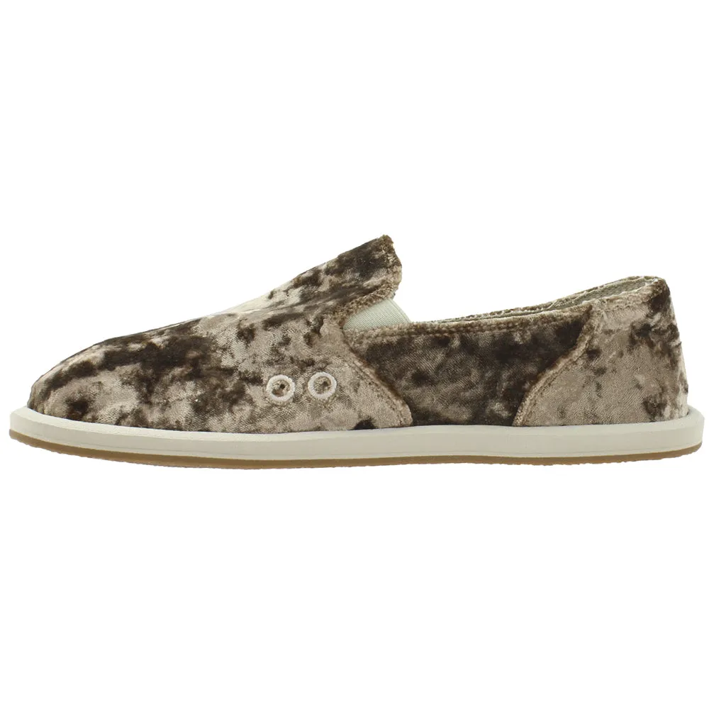 Donna Cruz Slip On Flats sold by Shoebacca product image thumbnail 3