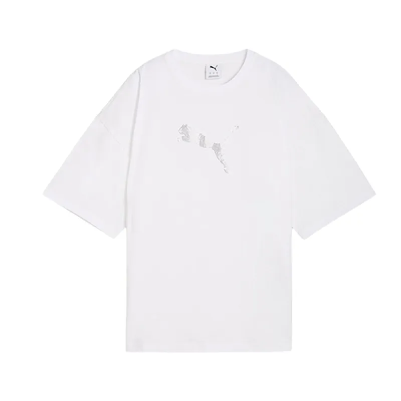 Essentials Graphics Leo Luxe Bedazzled Oversized Crew Neck Short Sleeve T-Shirt made by Puma