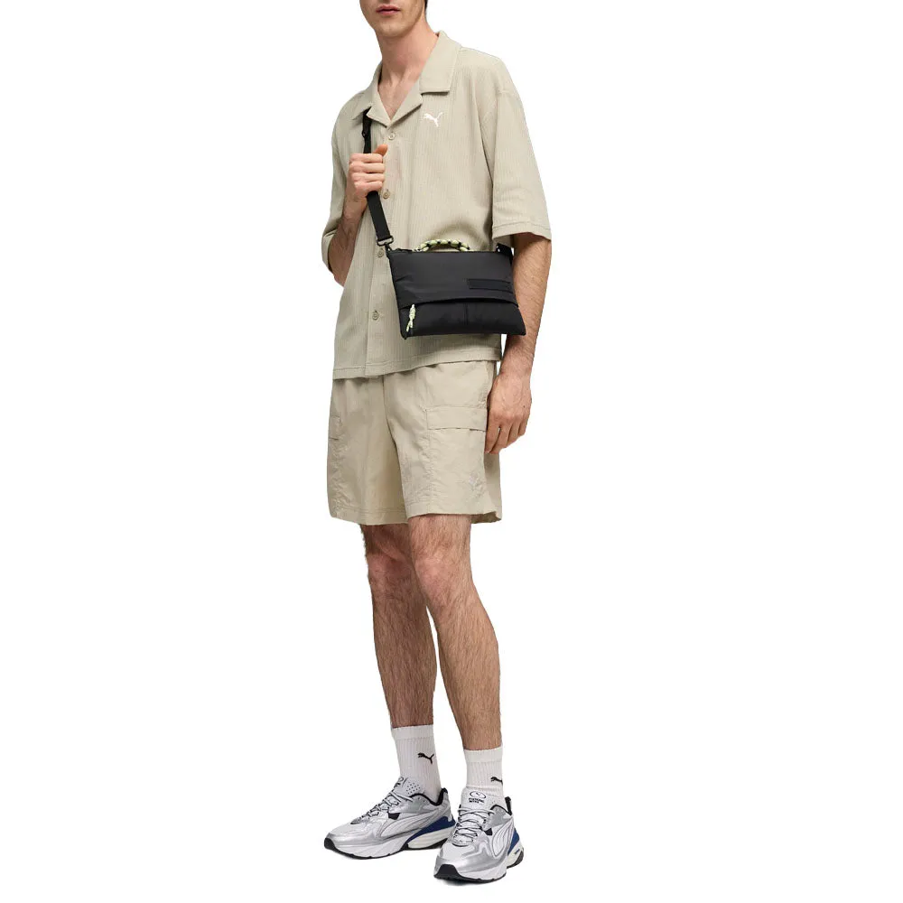 Wardrobe Essentials Relaxed Cargo 6 Inch Woven Shorts sold by Shoebacca product image thumbnail 5