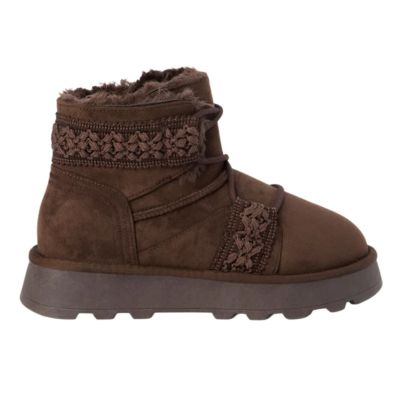 Matterhorn Round Toe Pull On Booties made by Shoebacca