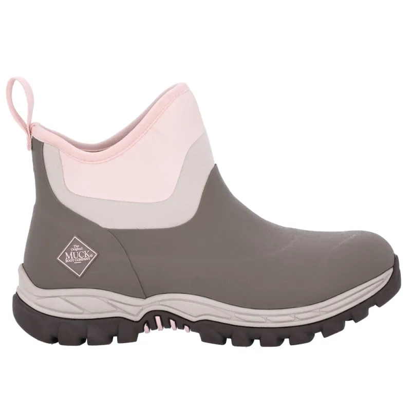 Arctic Sport II Round Toe Pull On Boots made by The Muck Boot Company