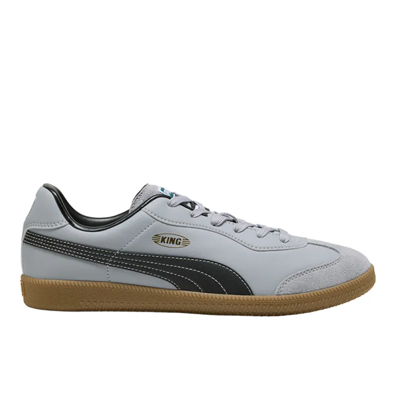 King 21 Indoor Soccer Shoes made by Puma