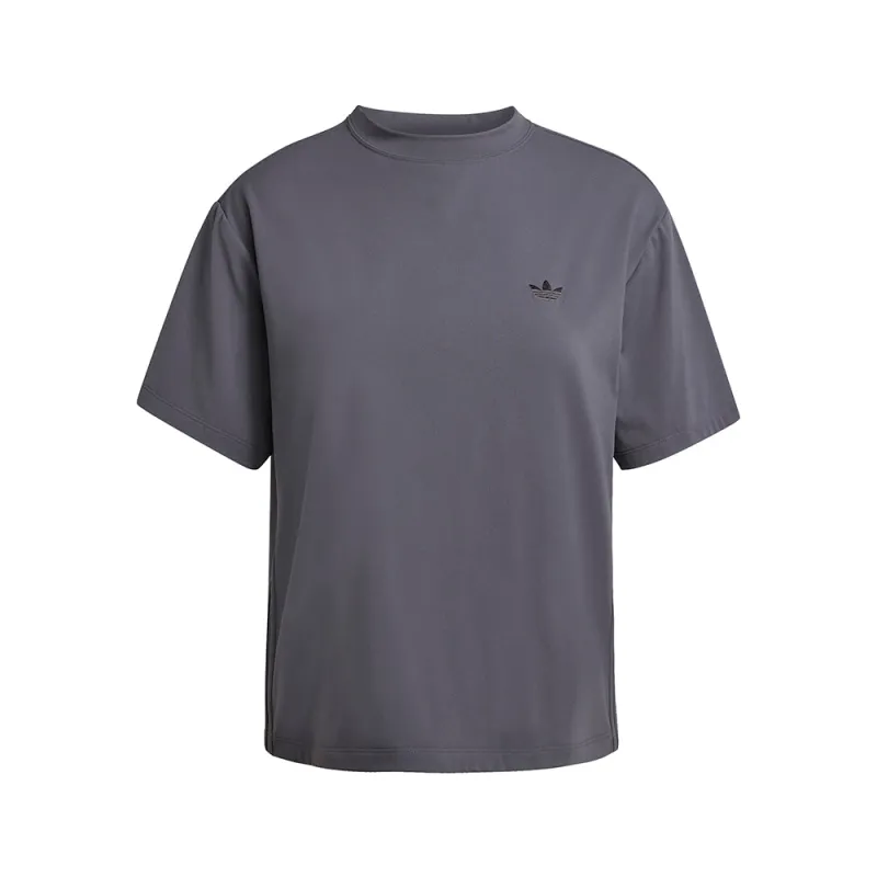Premium Essentials Regular T-Shirt made by Adidas