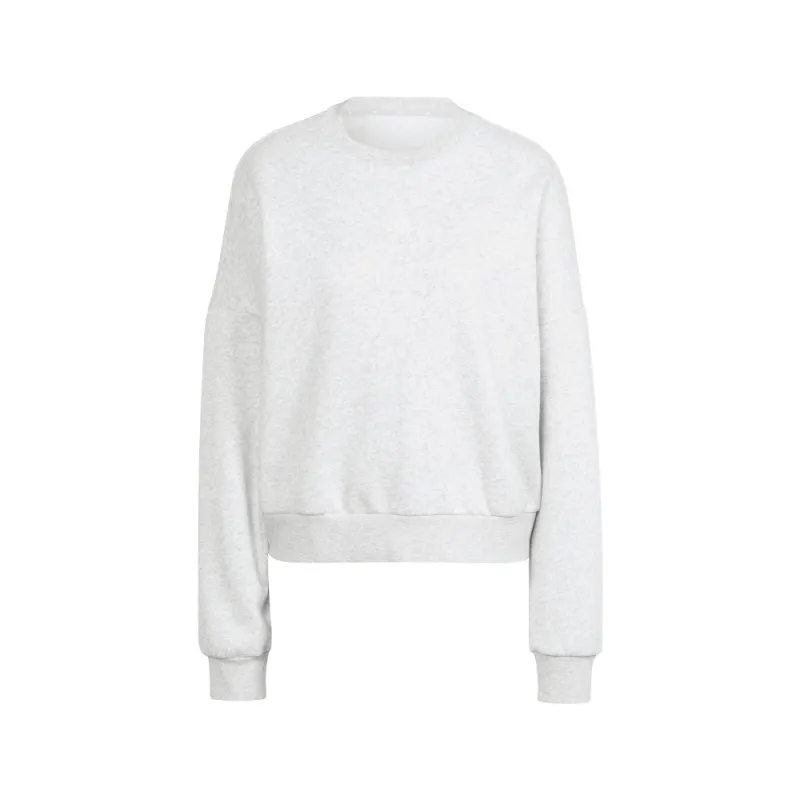 Essentials Small Logo Feelcozy Sweatshirt made by Adidas