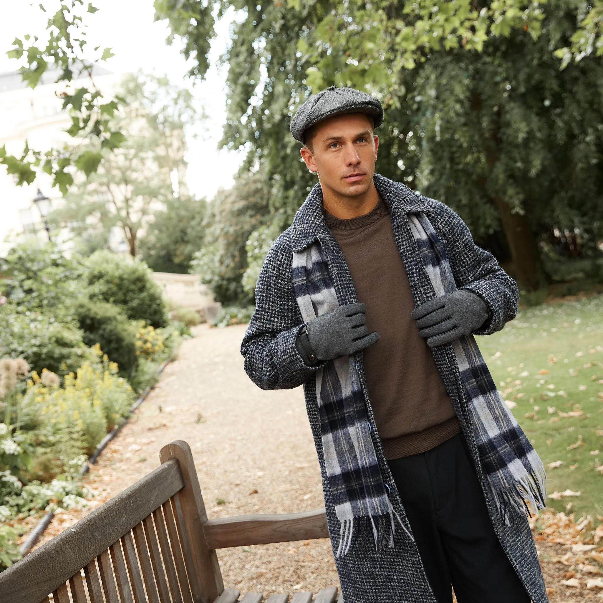 Men's Lambswool Scarf with Tassels sold by Dents Gloves product image thumbnail 3