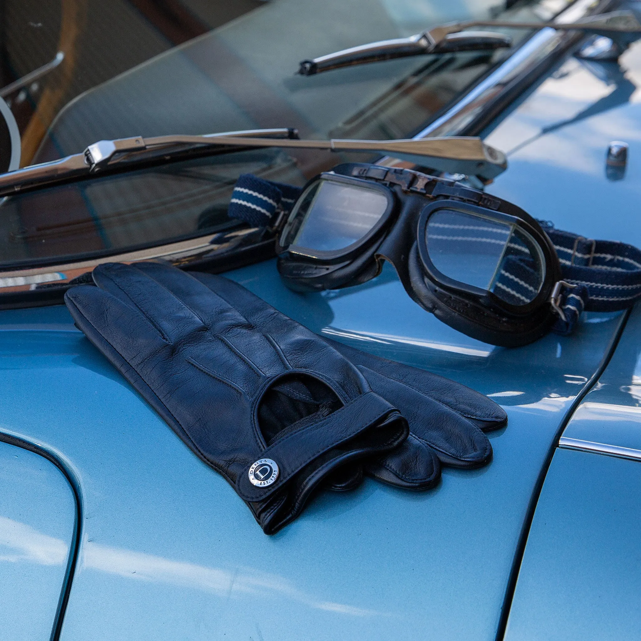 Men’s Three-Point Leather Driving Gloves with Wristwatch Cut-out sold by Dents Gloves product image thumbnail 3