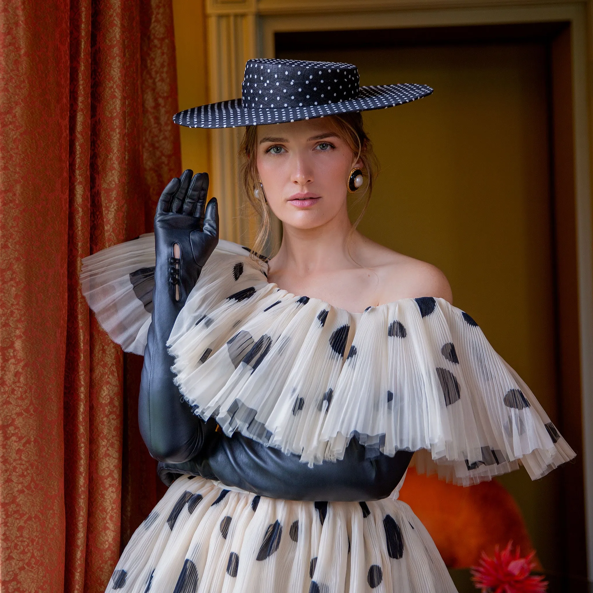 Women's Three-Point Long Opera Leather Gloves sold by Dents Gloves product image thumbnail 3