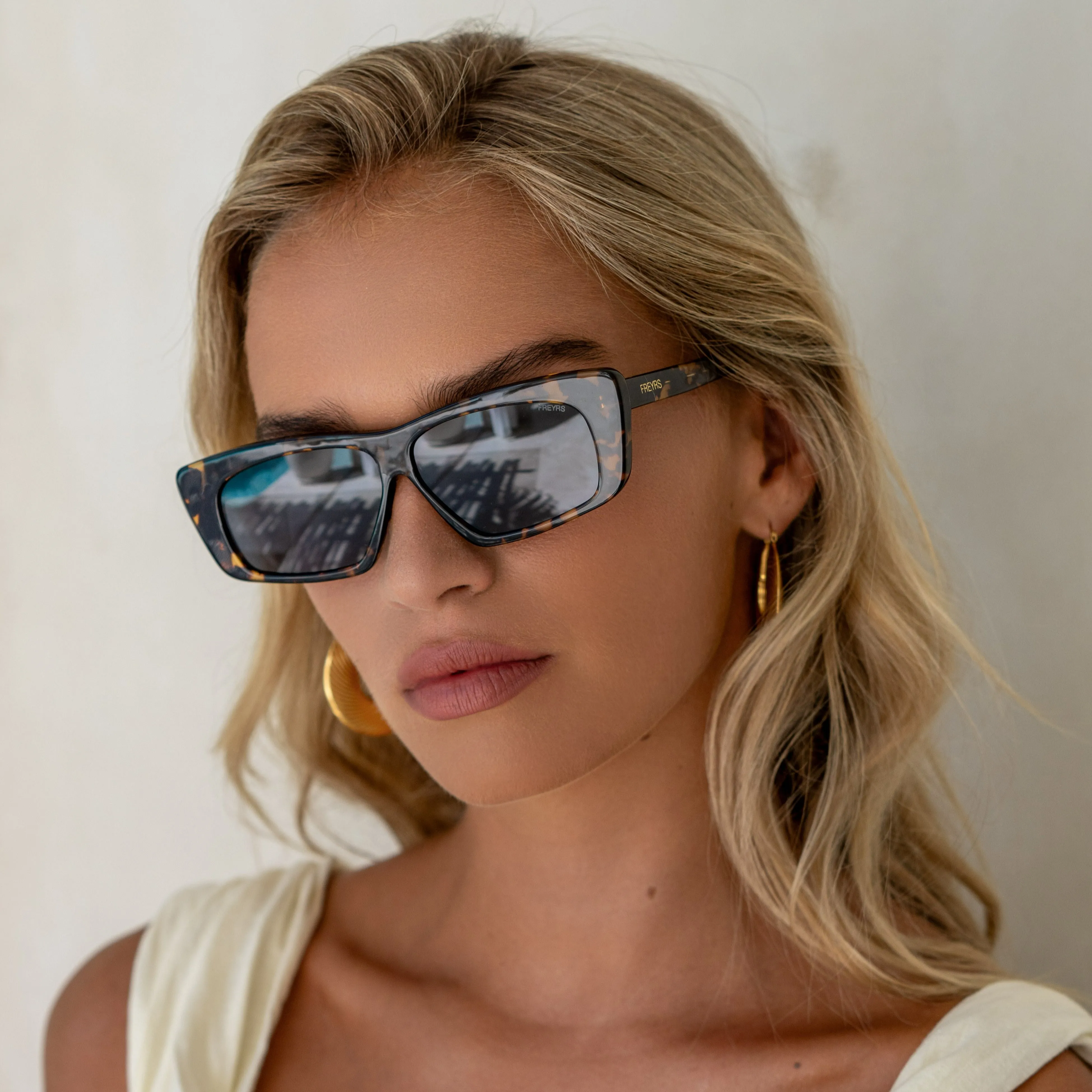 Lexi sold by FREYRS product image thumbnail 2