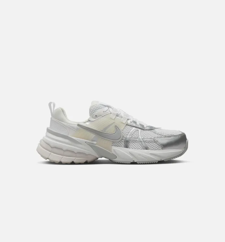 V2K Run Womens Lifestyle Shoe - White/Platinum Tint/Pure Platinum/Metallic Silver made by Nike