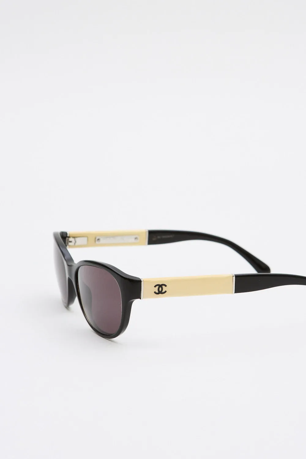Dolce & Gabbana Sunglasses (OneSize) sold by Livid Jeans product image thumbnail 2