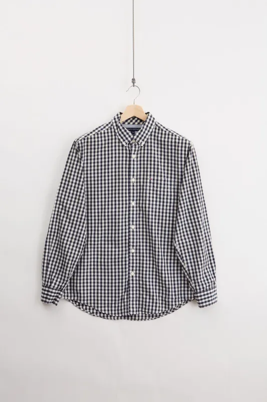 Tommy Hilfiger shirt (M) made by Vintage