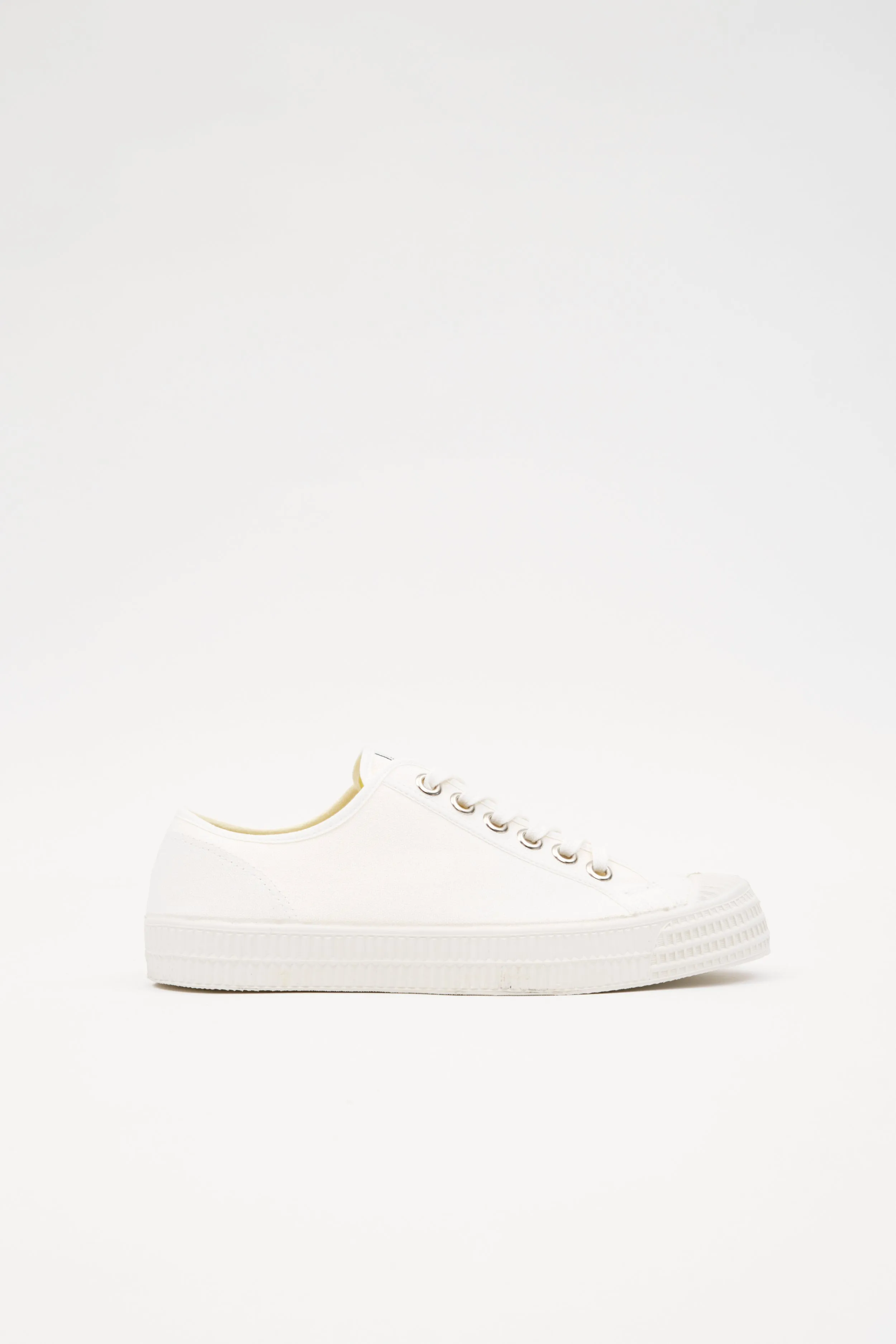 Star Master White sold by Livid Jeans