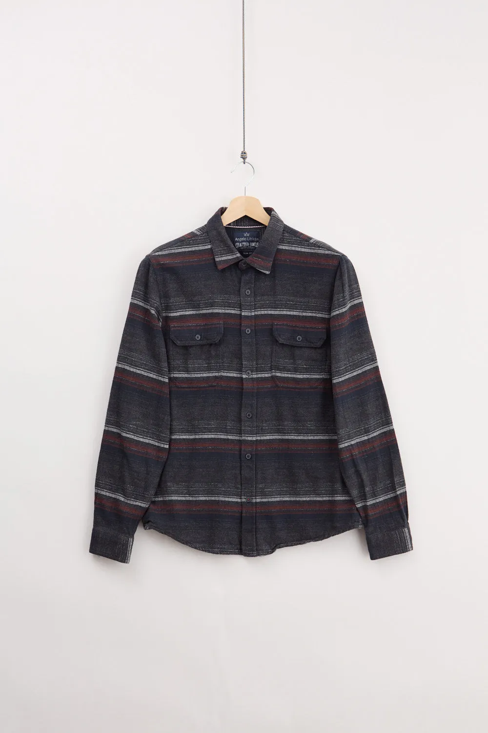 Vintage US Shirt (L) sold by Livid Jeans