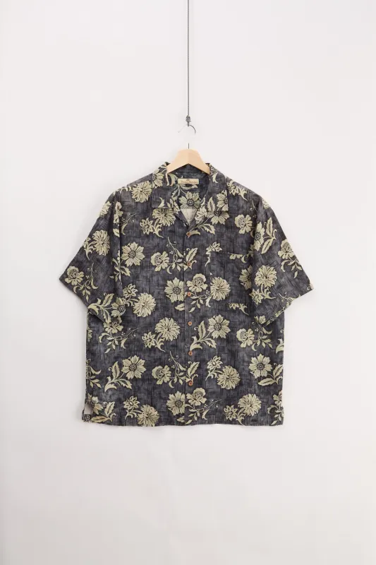 Tommy Bahama Silk Shirt (L) made by Vintage