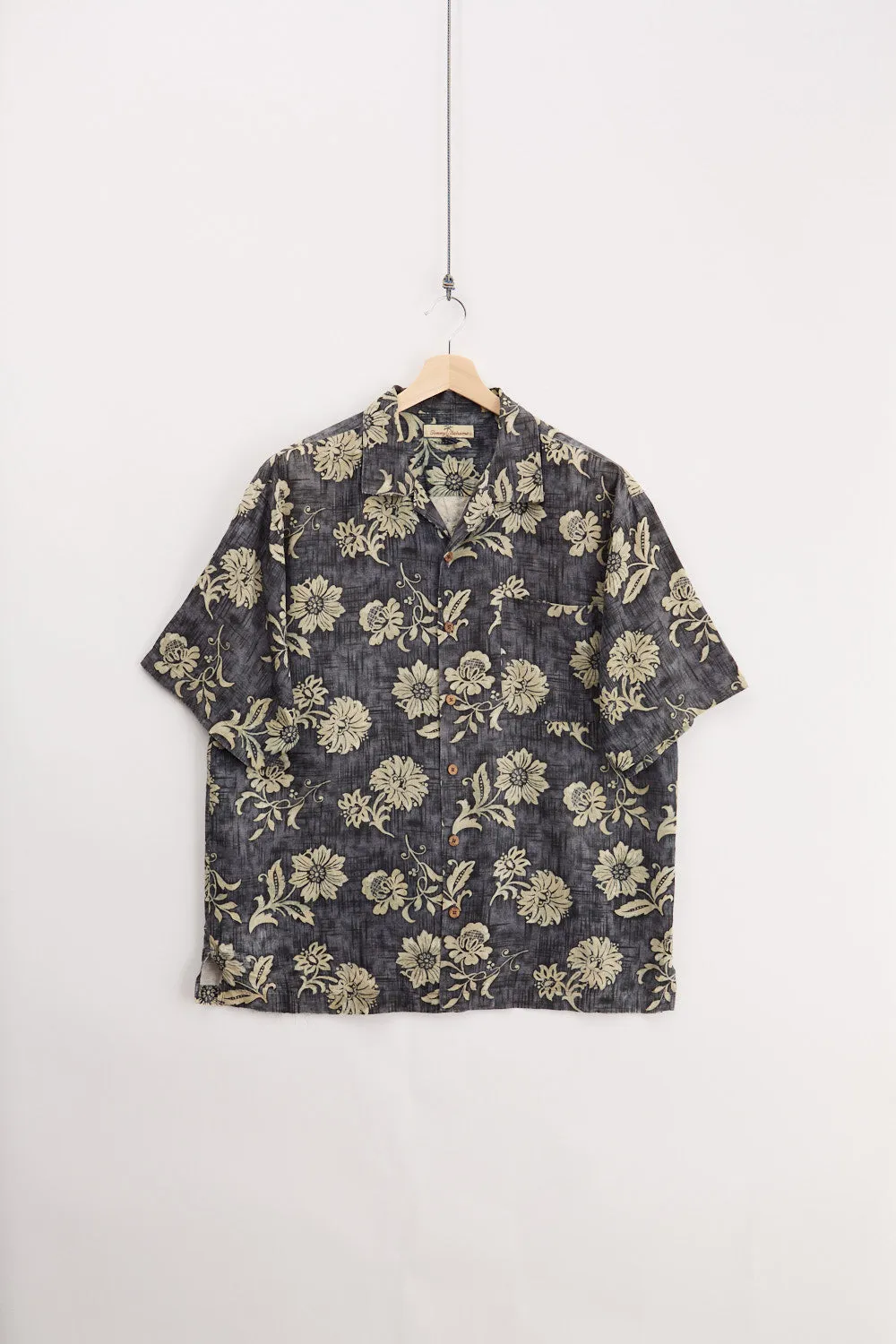 Tommy Bahama Silk Shirt (L) sold by Livid Jeans