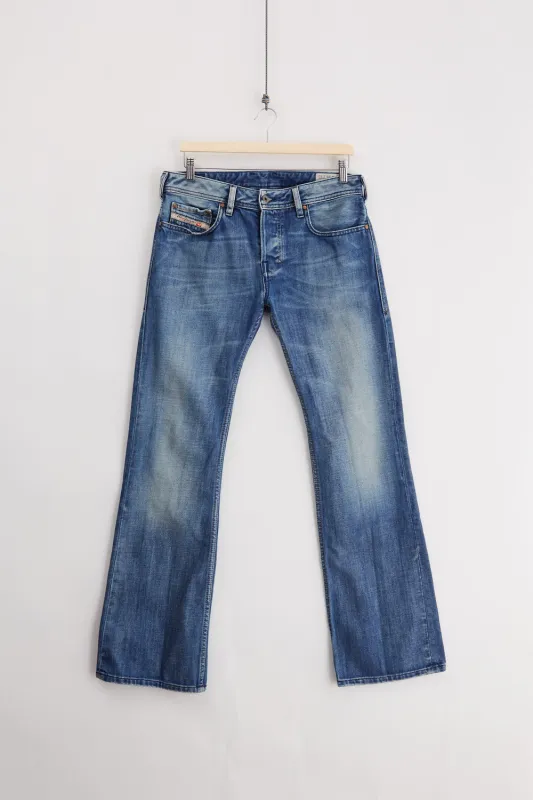 Diesel Zathan Bootcut Jeans (W31) made by Livid Jeans