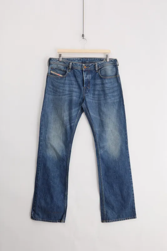 Diesel Zatiny Bootcut Jeans (W35) made by Livid Jeans