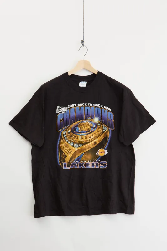 2001 Lakers tee (XL) made by Vintage