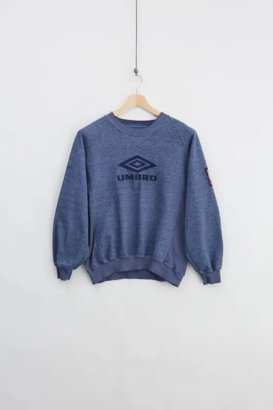 Umbro Crewneck Sweater (M) made by Vintage