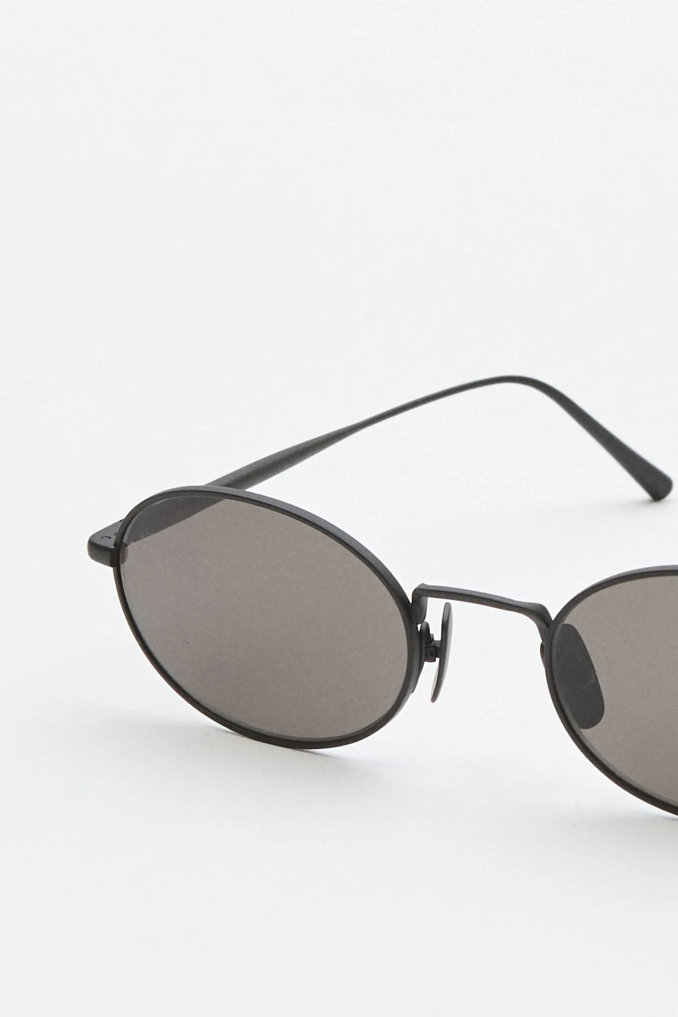Titan Oval Matte Black sold by Livid Jeans product image thumbnail 2