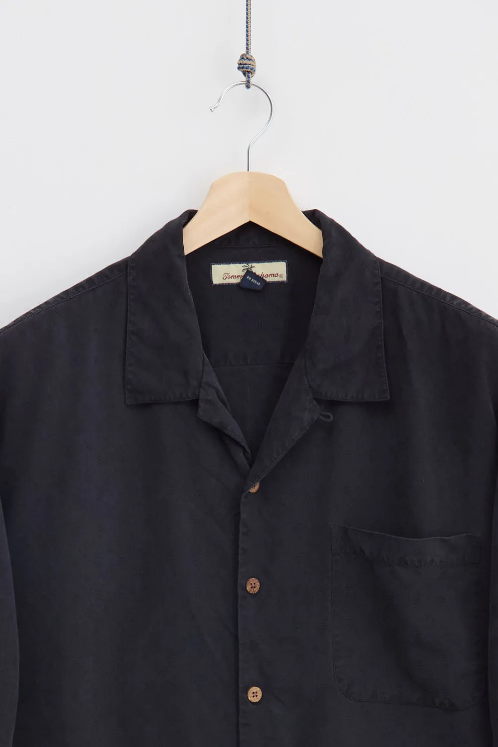 Tommy Bahama Silk Shirt (XL) sold by Livid Jeans product image thumbnail 2