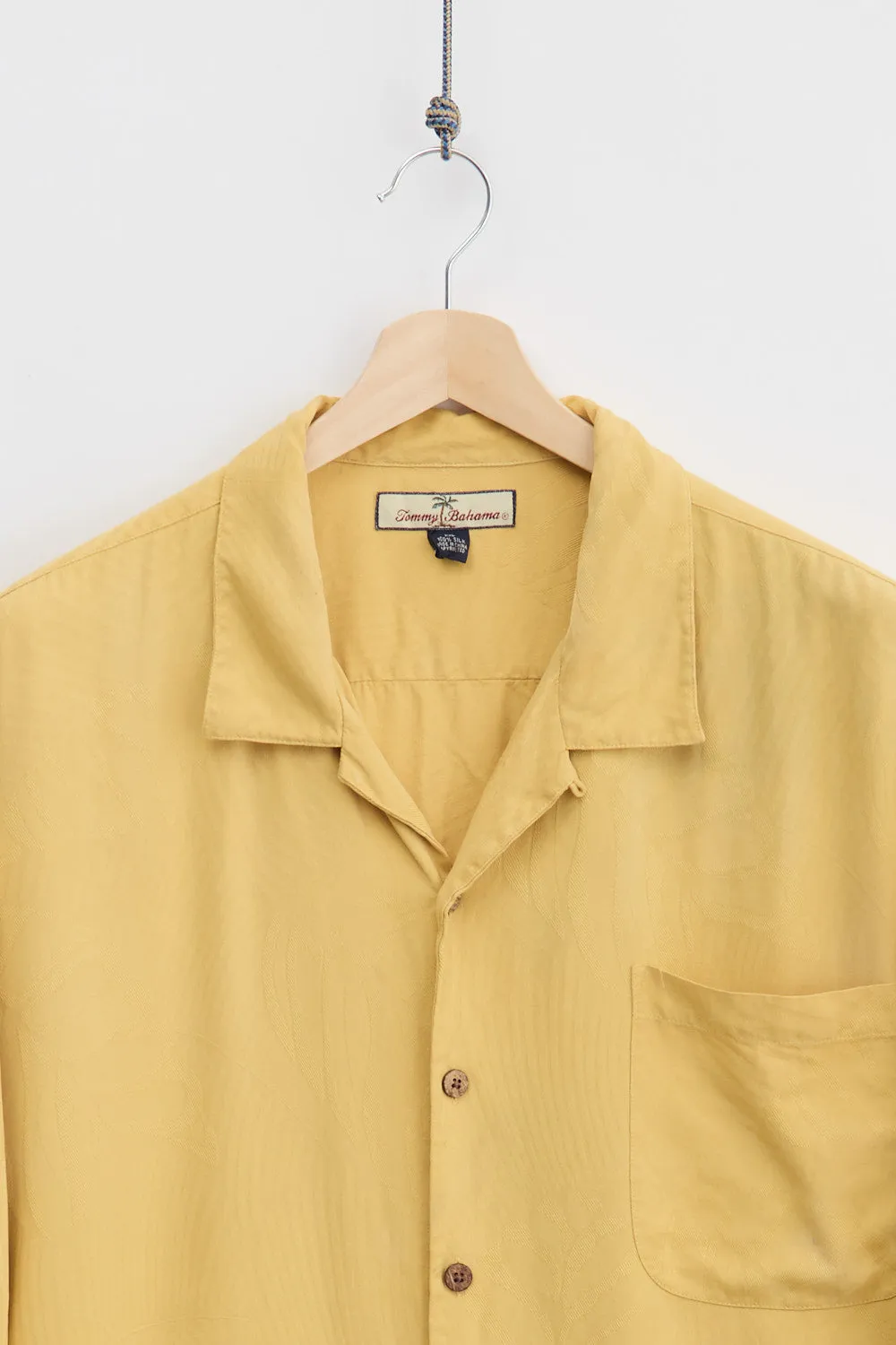 Tommy Bahama Silk Shirt (2XL) sold by Livid Jeans product image thumbnail 2